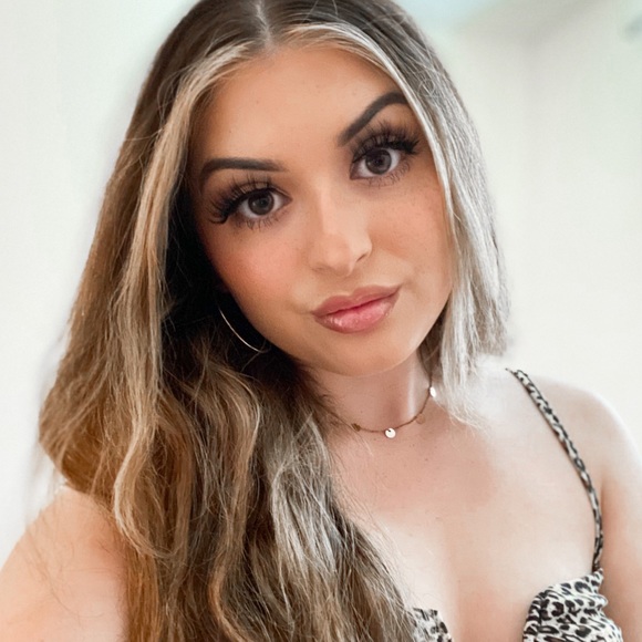 Meet your Posher, Megan - Picture 1 of 1